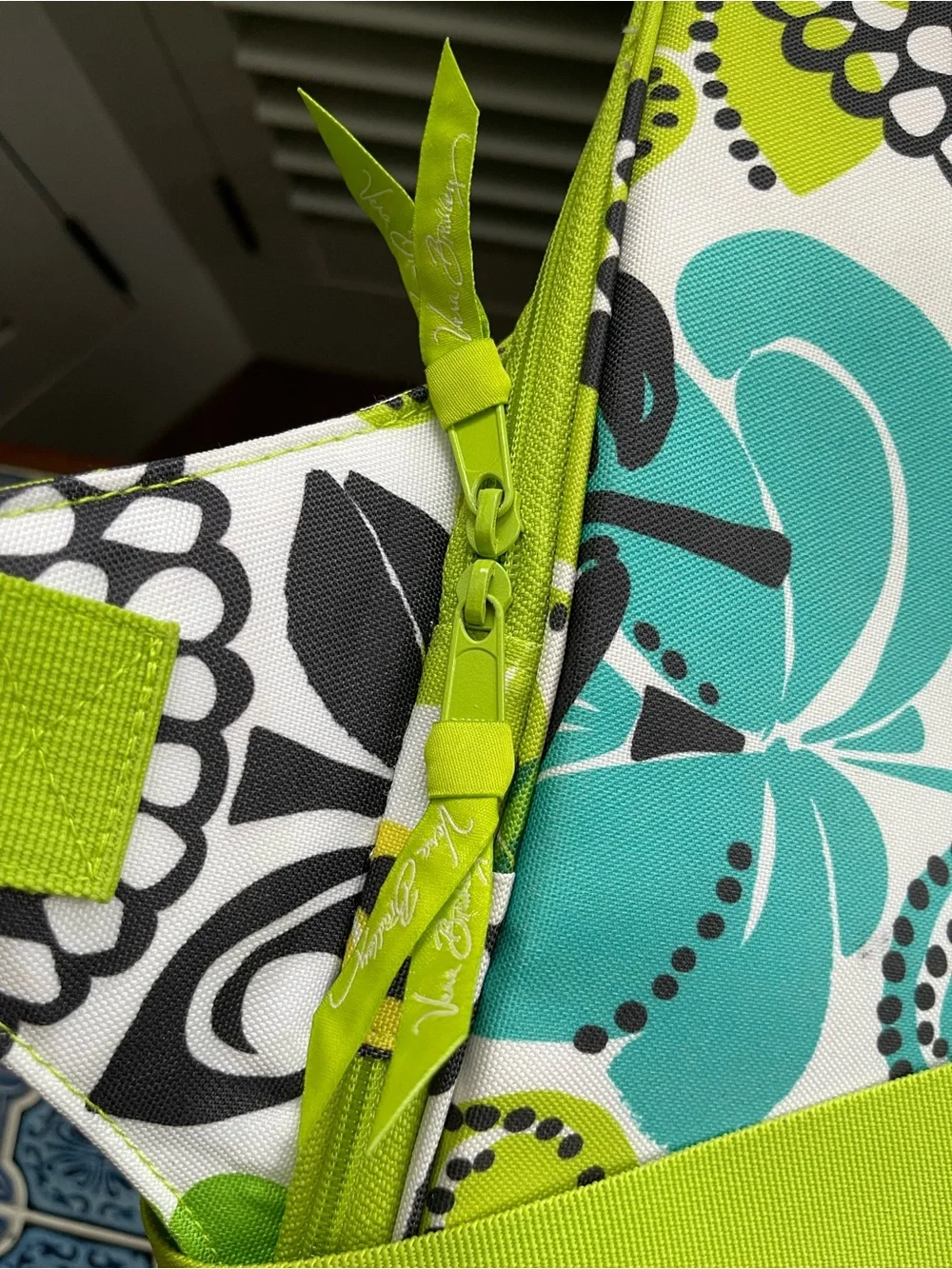 Vera Bradley Floral insulated cooler tote bag in retired Limes Up” pattern